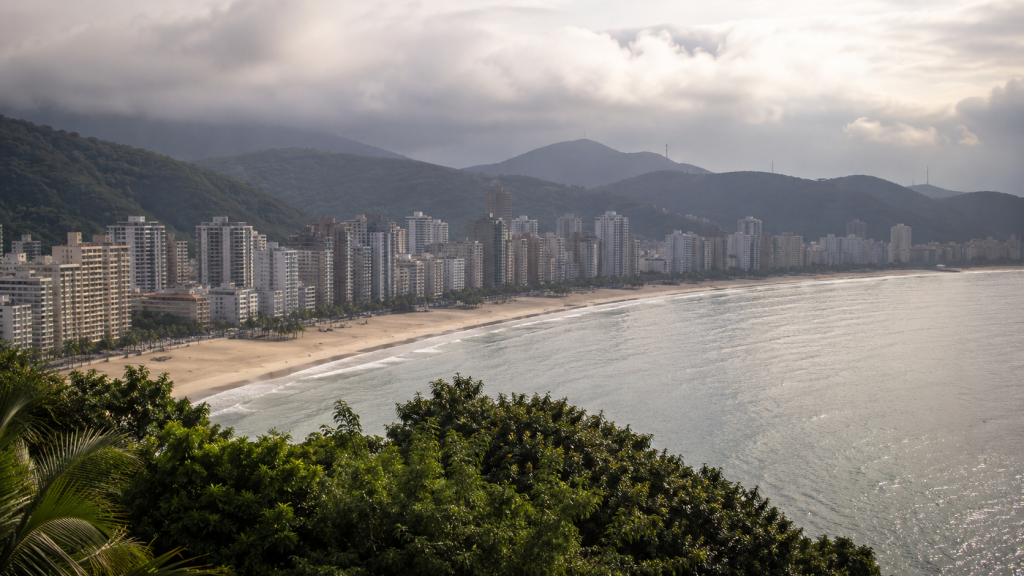 Política nacional para o litoral avança e pode mudar a gestão das praias de São Paulo; entenda os impactos
